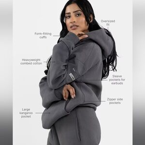 Comfrt Travel Essential Bundle (Hoodie size L & Sweatpants size M)